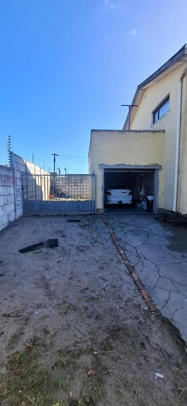 4 Bedroom Property for Sale in Cravenby Western Cape